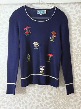 Vintage 70s LeRoy Knitwear Women’s M Navy Blue Embroidered Mushroom Sweater